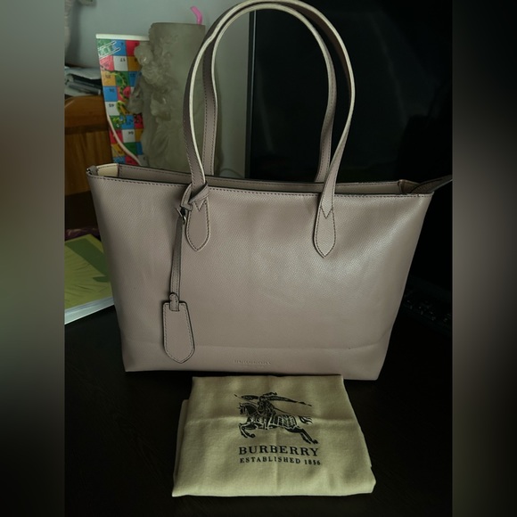 Vintage Burberry tote bag. Used . Size medium - Picture 11 of 13